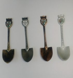 big-hole-spades-1-decal